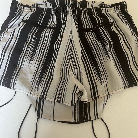Paige Black & White Stripe Romper bikini cover cruiser 100% silk - Picture 5 of 8